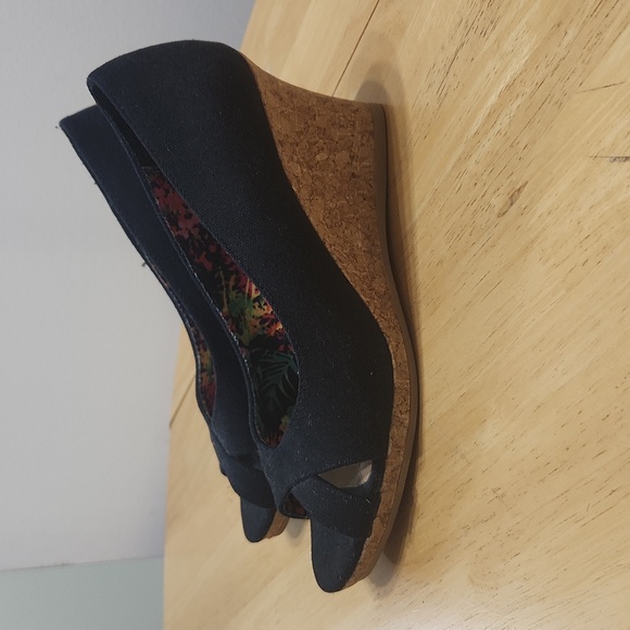 Dexflex Comfort Heels - Picture 3 of 4